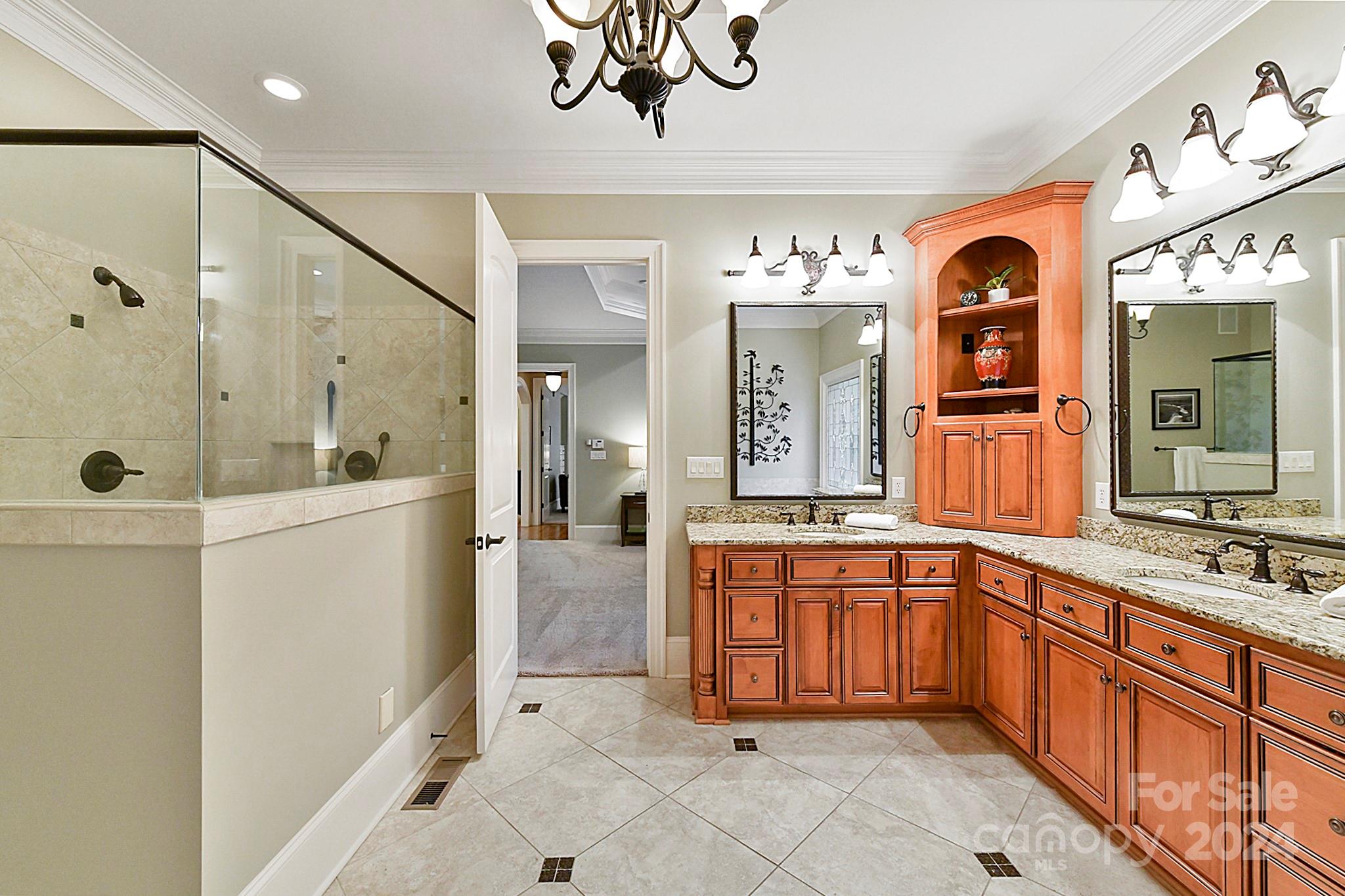 CHATELAINE - Residential