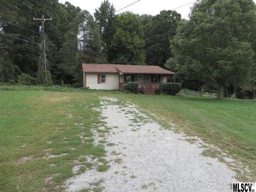 Located must minutes off Hwy 16 in South Denver Area.  This home offers over 900 square feet of living space with den, dining area and three ample size bedrooms. Covered front porch.  Only 20 minutes from North Charlotte.  Property will be auctioned.  Contact agent for info.