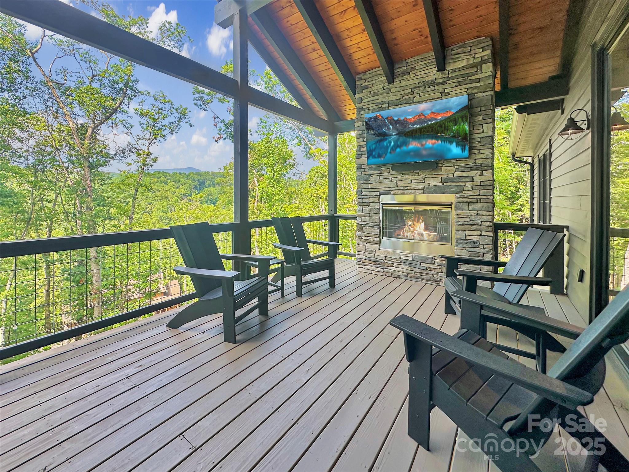 1736 Twin Rivers Drive