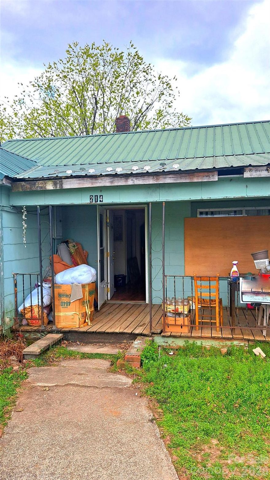 Charming 3-bedroom, 2-bath home located in Lenoir. This inviting property features a spacious living area, modern kitchen with updated appliances, and a cozy dining space. The primary bedroom includes an ensuite bath for added convenience. Enjoy outdoor living with a large backyard and patio, appropriate for entertaining. Situated in a peaceful neighborhood with easy access to local amenities and schools. A great opportunity to make this house your new home.