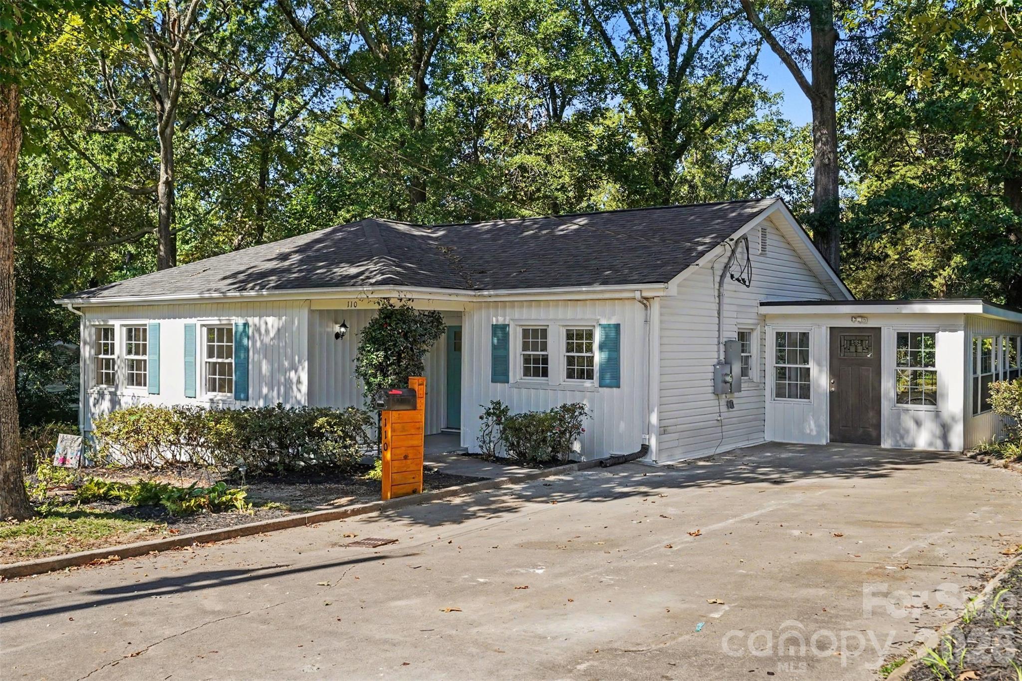 110 Hillside Avenue SW