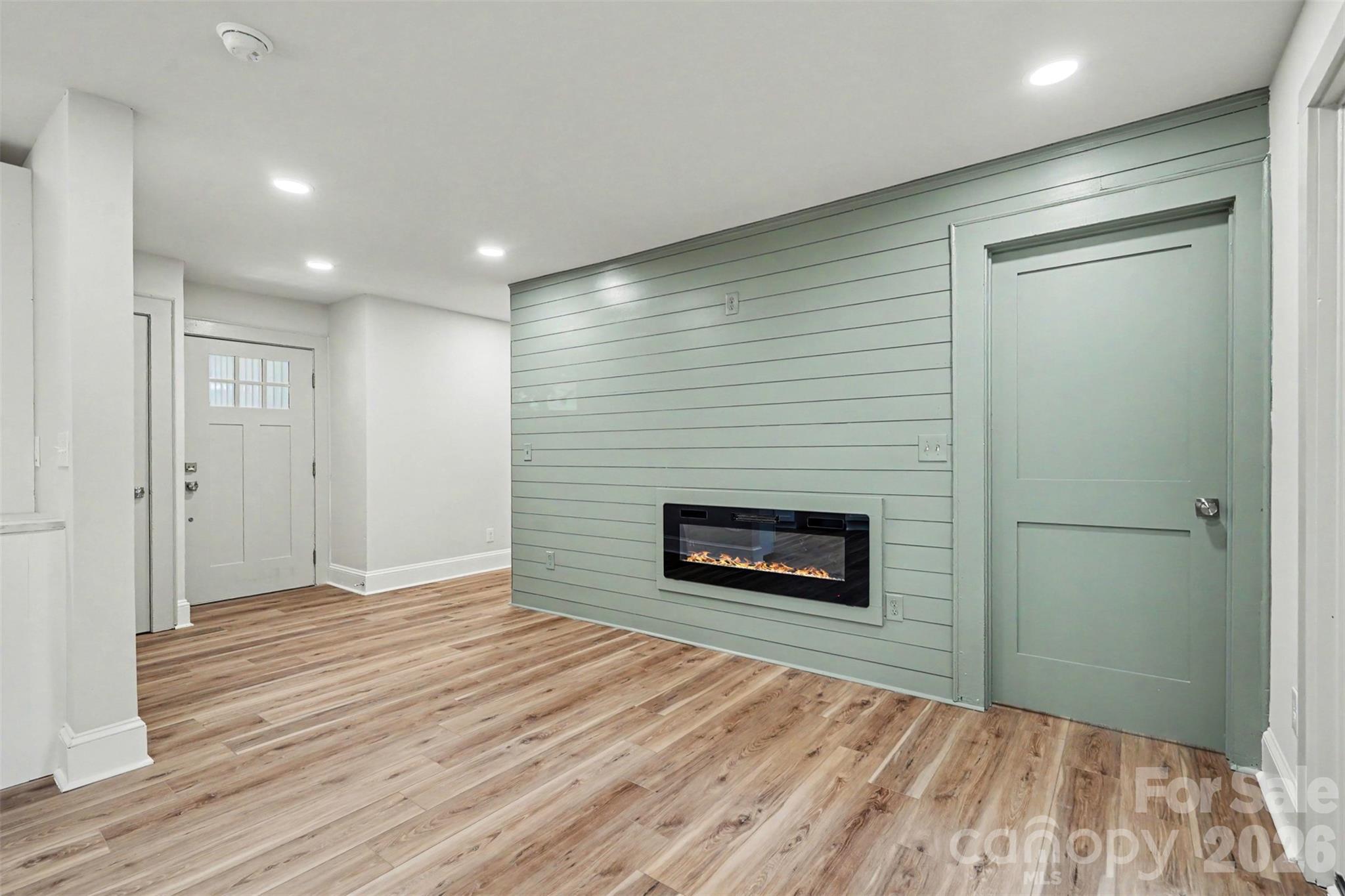 110 Hillside Avenue SW