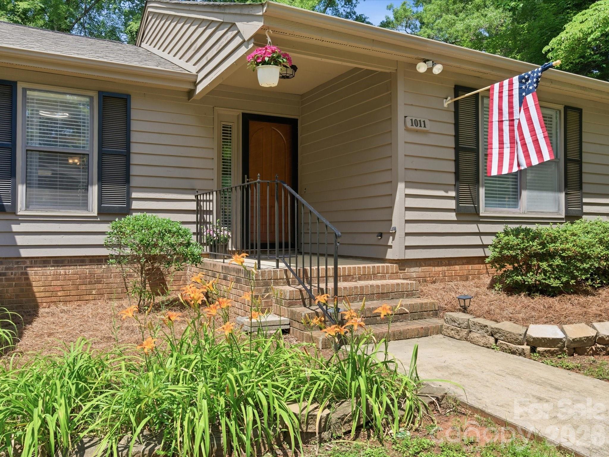 1011 Cranberry Circle