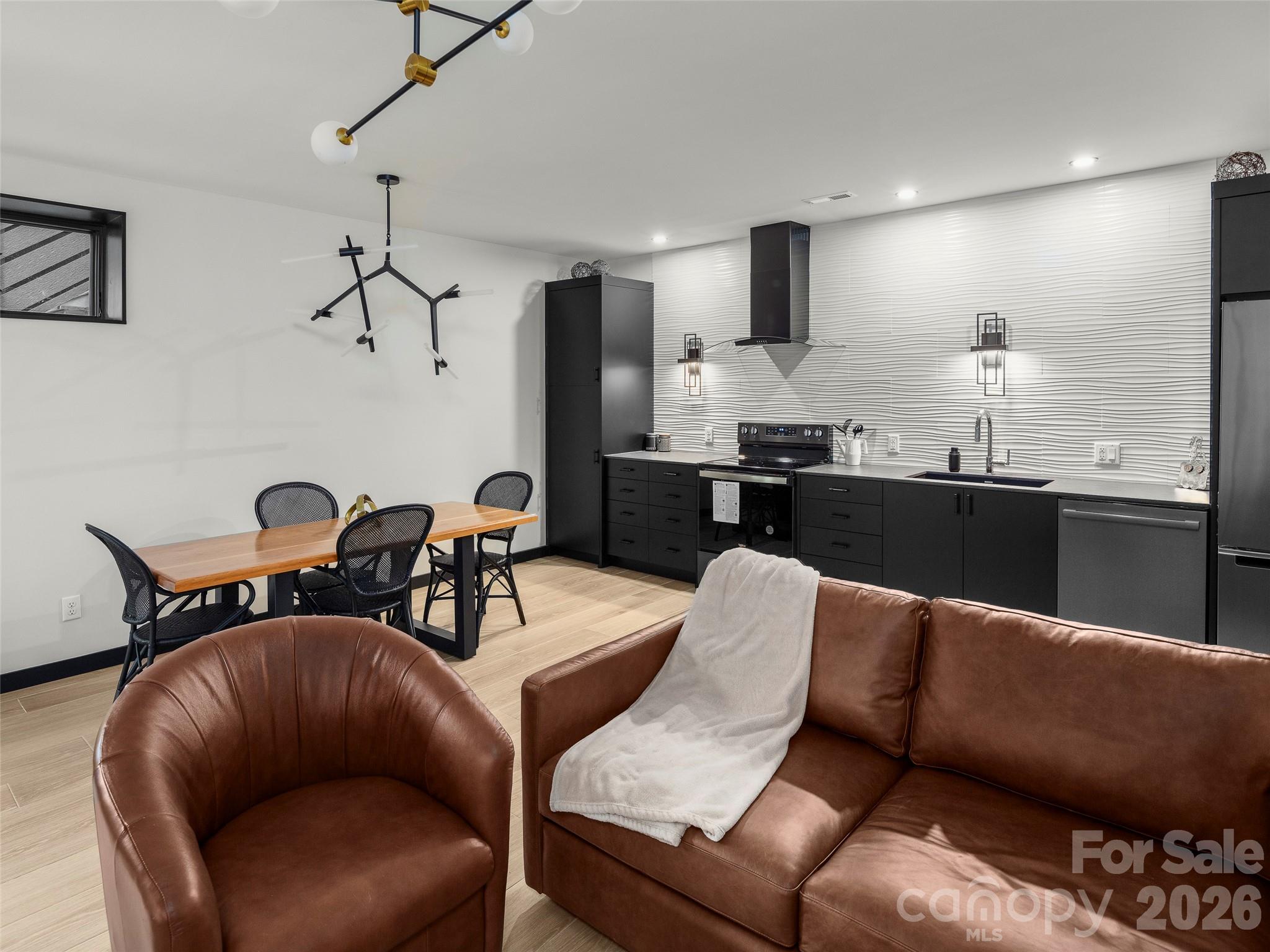 Laurel Ridge - Residential