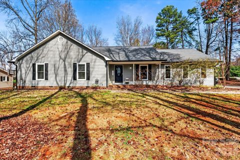Photo of 7795 Old Post Road, Denver, NC 28037 (MLS # 4351897)