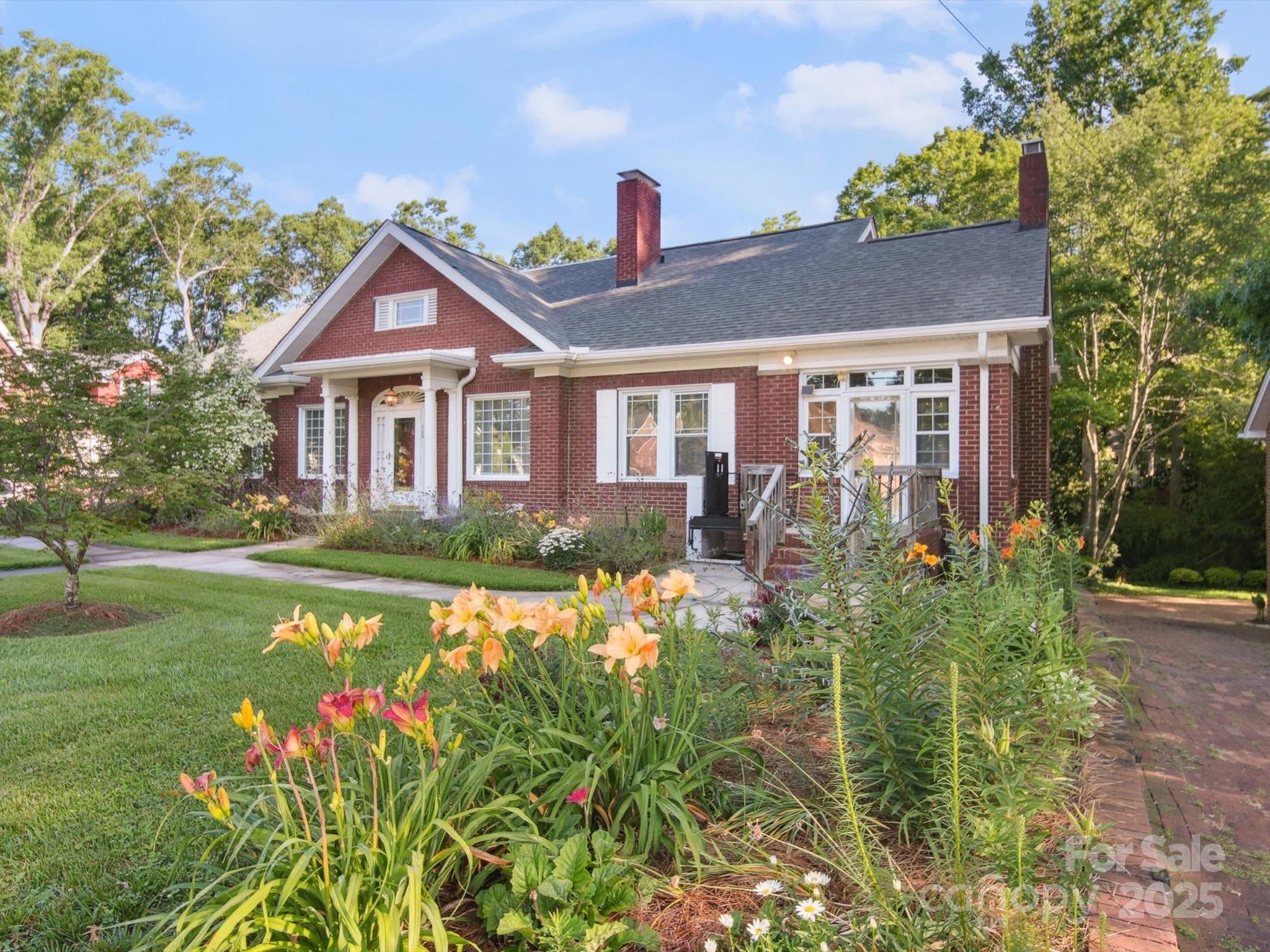 729 Montgomery Avenue