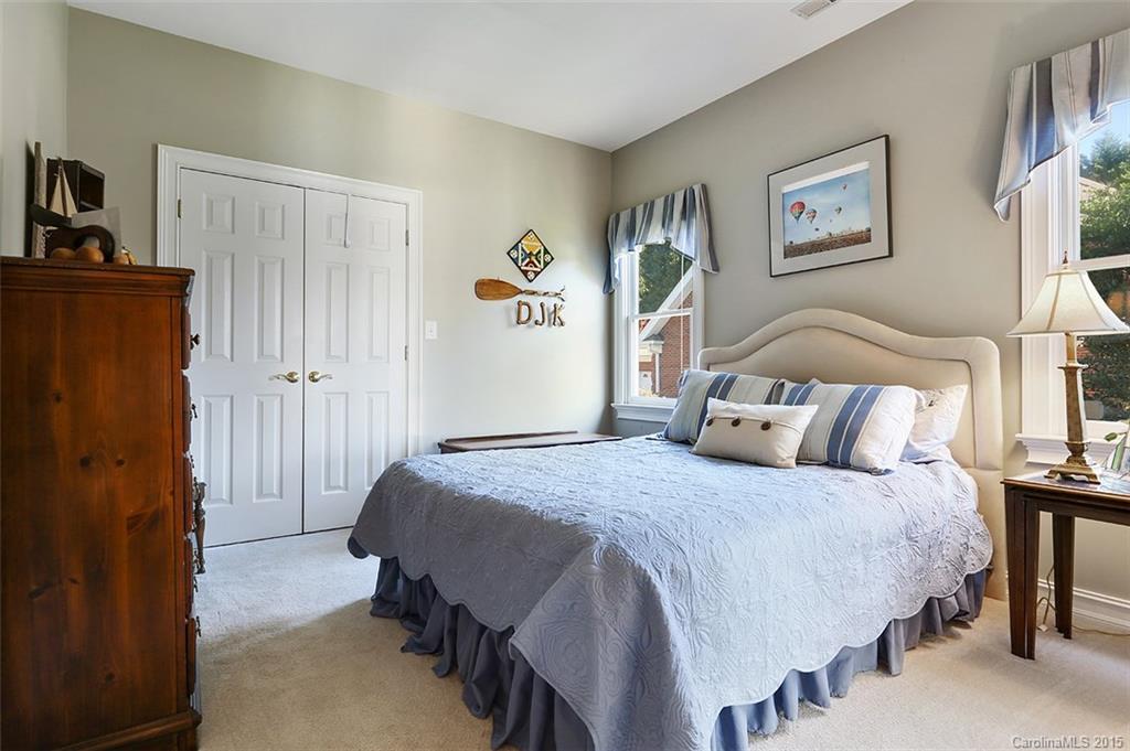 Royal Pointe - Residential