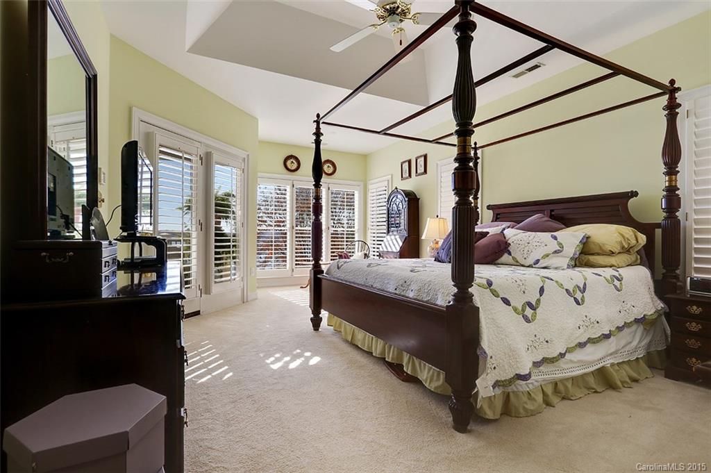 Royal Pointe - Residential