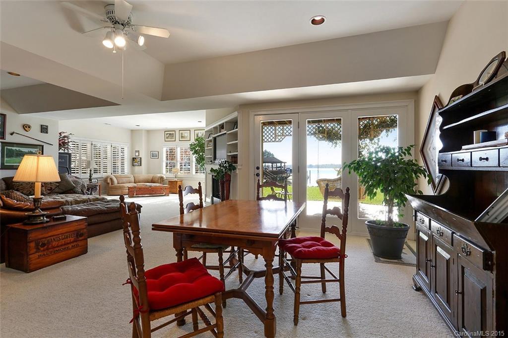 Royal Pointe - Residential