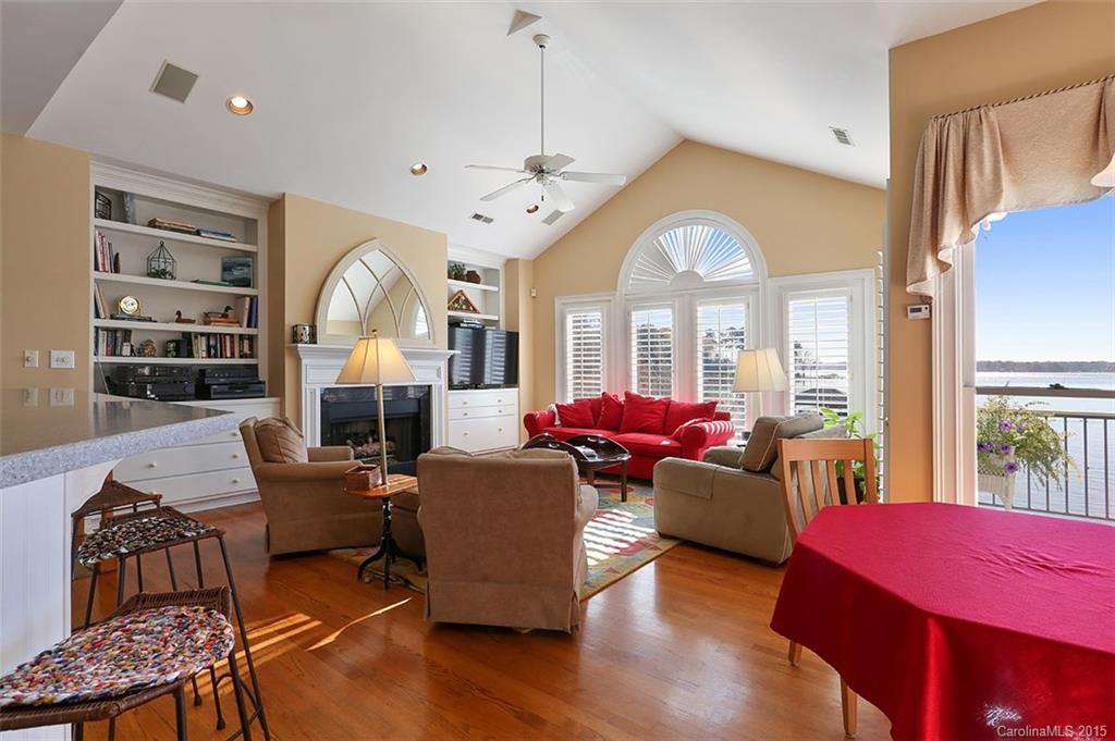 Royal Pointe - Residential