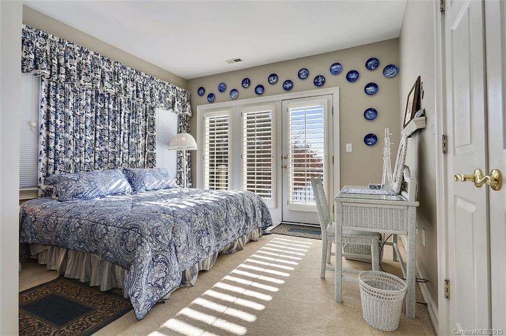 Royal Pointe - Residential