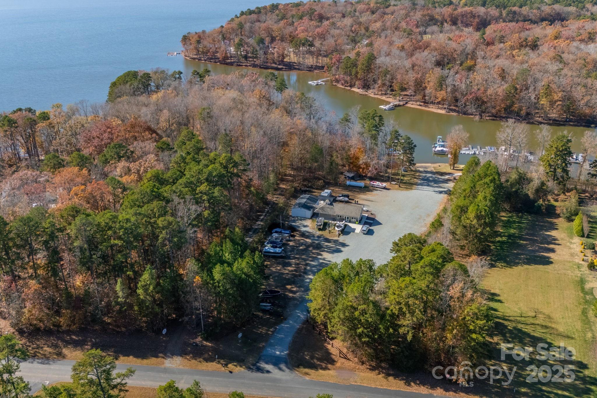 Yachtsmans Point - Land