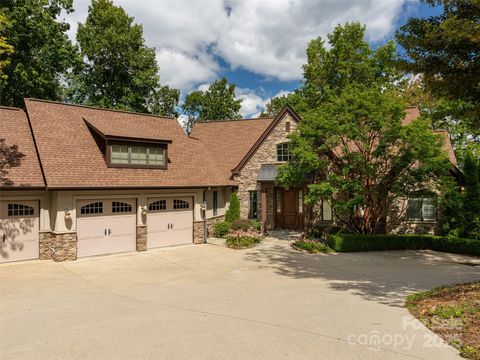 Photo of 21 Windcliff Drive, Asheville, NC 28803 (MLS # 4302921)