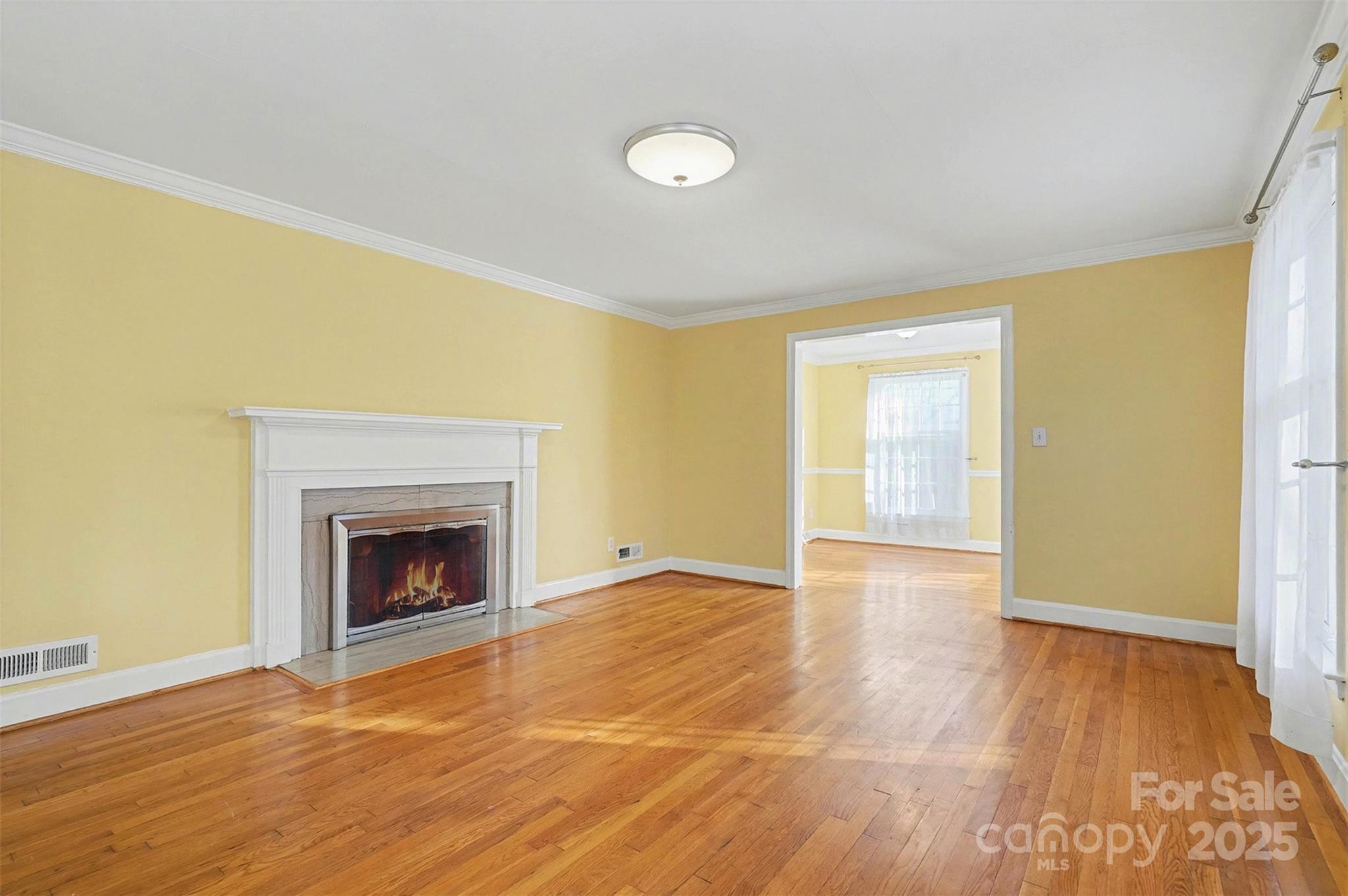 1215 Robinhood Circle