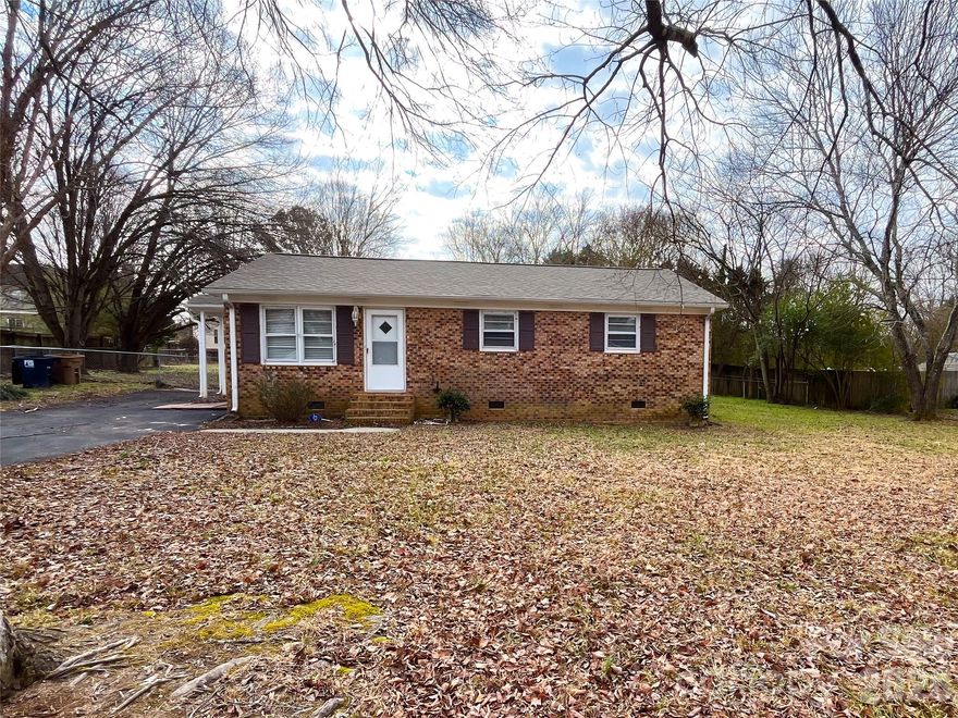 This ranch home offers a great backyard with added privacy and is ready for a new homeowner. Offering great value, the home has been fully updated over the sellers’ years of ownership and is ready for a new owner. It has also been a great income producer for the current owner for the past 10 years, providing flexibility for a variety of buyers.
Major improvements include a new HVAC system installed in 2015 with all-new ductwork, a roof approximately 4 years old, and a water heater approximately 5–6 years old. The kitchen was recently updated with new appliances, including a dishwasher, refrigerator, and stove. Bathroom updates include a newer tub, sink, and toilet.
Additional updates include fresh interior paint, exterior paint completed approximately two years ago, newer rear windows, all-new drain lines under the home, a new vapor barrier, and extensive septic improvements with new leach lines installed approximately two years ago and the tank recently pumped. The driveway was paved approximately 7 years ago and sealed within the last 2 years.
A solid, updated home with major systems already addressed, offering comfort, privacy, and long-term value in an ideal location with easy access to shopping, schools, and major thoroughfares.