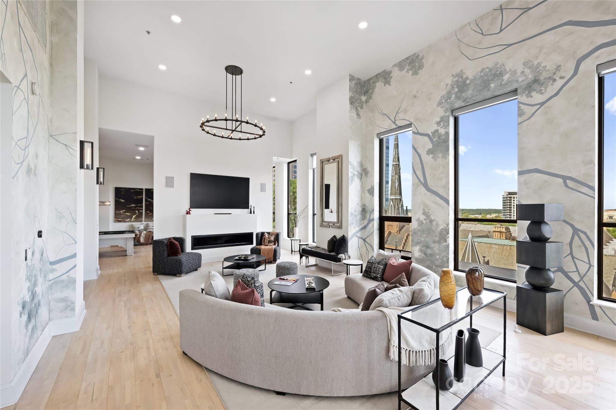 127 N Tryon Street 615