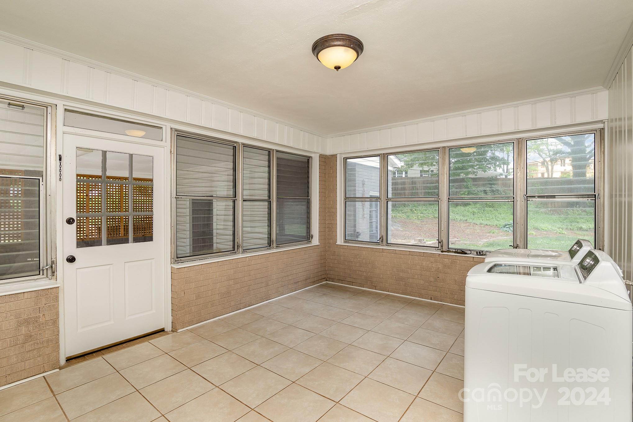 Sherwood Forest - Residential Lease