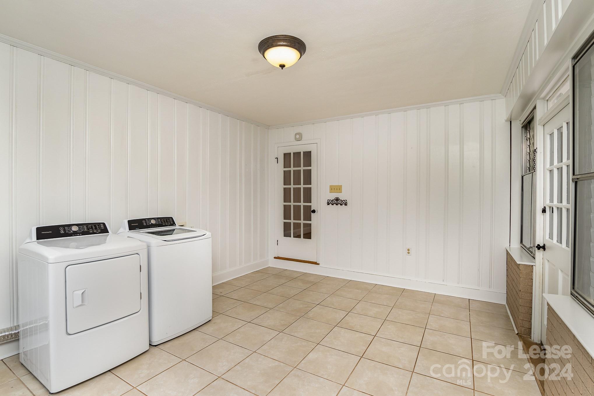 Sherwood Forest - Residential Lease