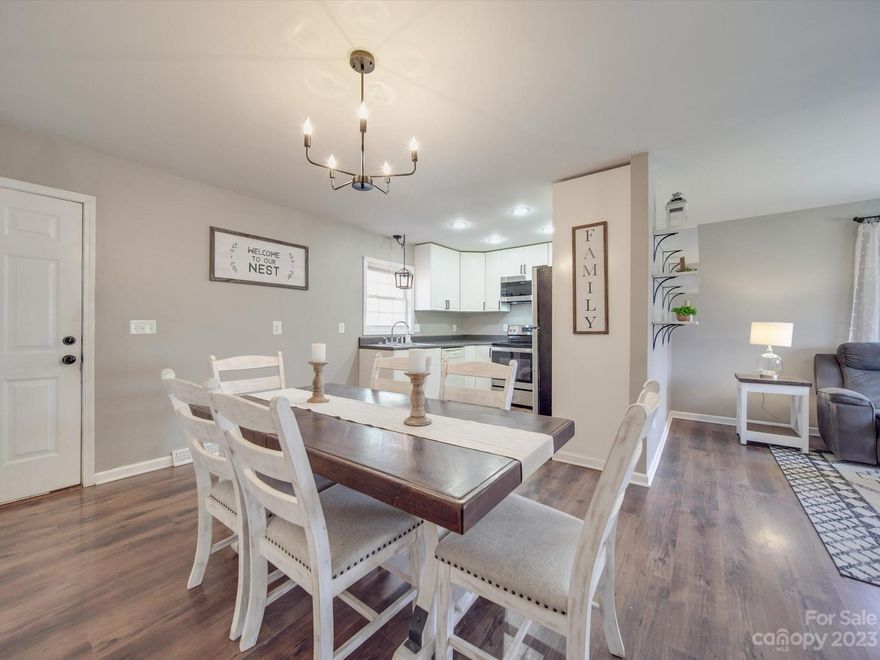 Welcome to this lovely 3-bedroom, 2-full-bath home that is move-in ready! This charming property is perfect for anyone looking for a comfortable and cozy place to call home. The interior of the house has been recently updated with fresh paint, newer carpet and flooring throughout, and modern fixtures, making it feel like a brand-new home.
The open-concept living area is perfect for entertaining guests or relaxing with family. The kitchen offers just enough counter space and cabinetry, perfect for preparing delicious meals. The bedrooms are spacious, offering plenty of room for relaxation. The two full baths are well-appointed with modern finishes and fixtures, making them both functional and stylish. This property also features a large fenced backyard, perfect for outdoor activities or hosting barbecues with family and friends.