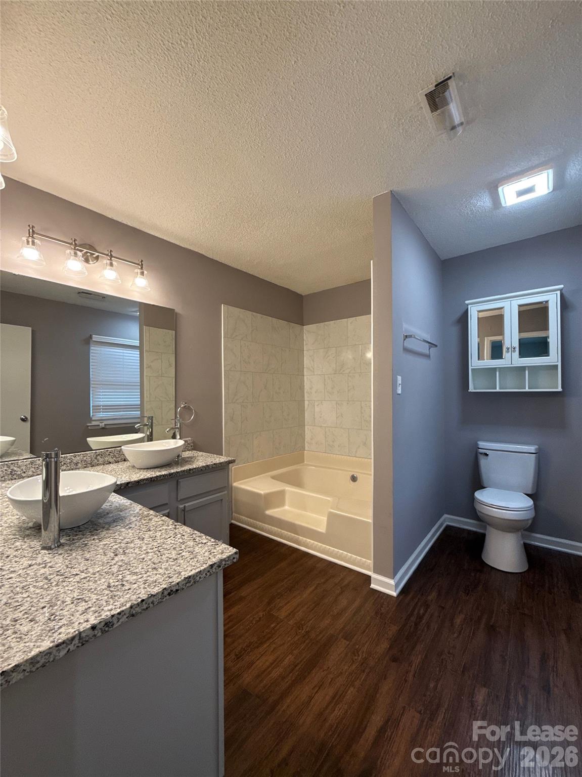 Hunters Crossing - Residential Lease