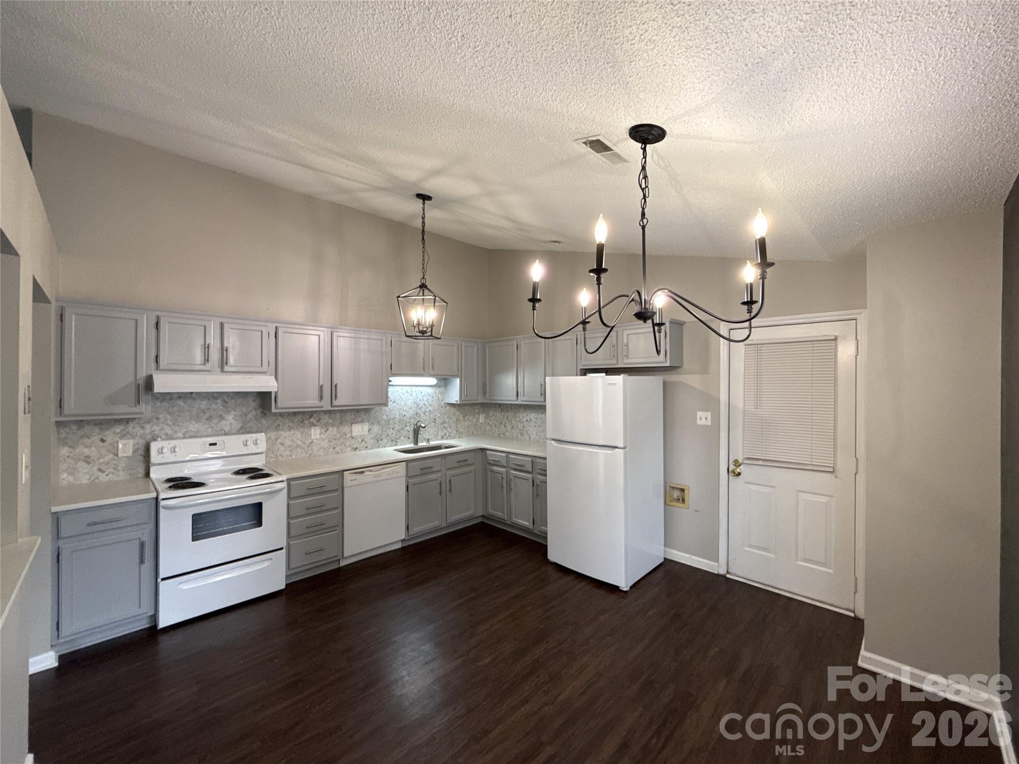 5919 Hunters Crossing Lane