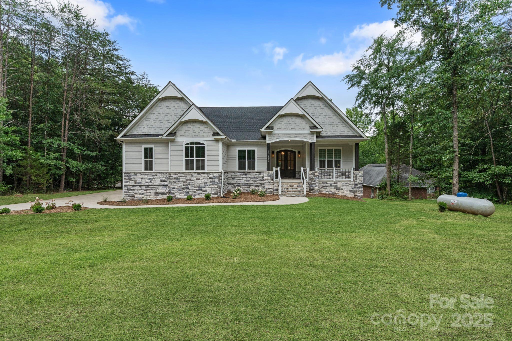 8283 Long Island Road