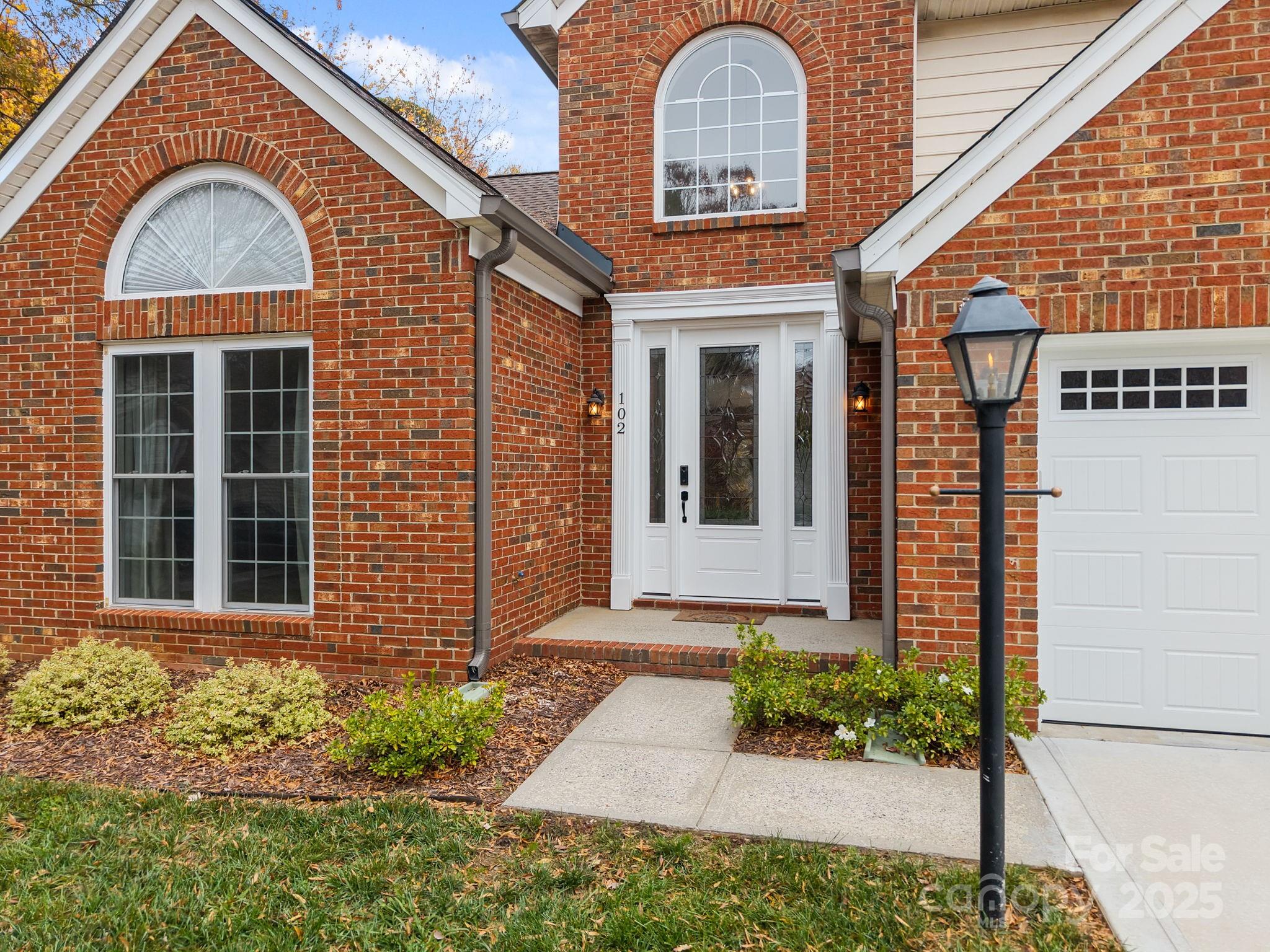 102 Lake Davidson Circle