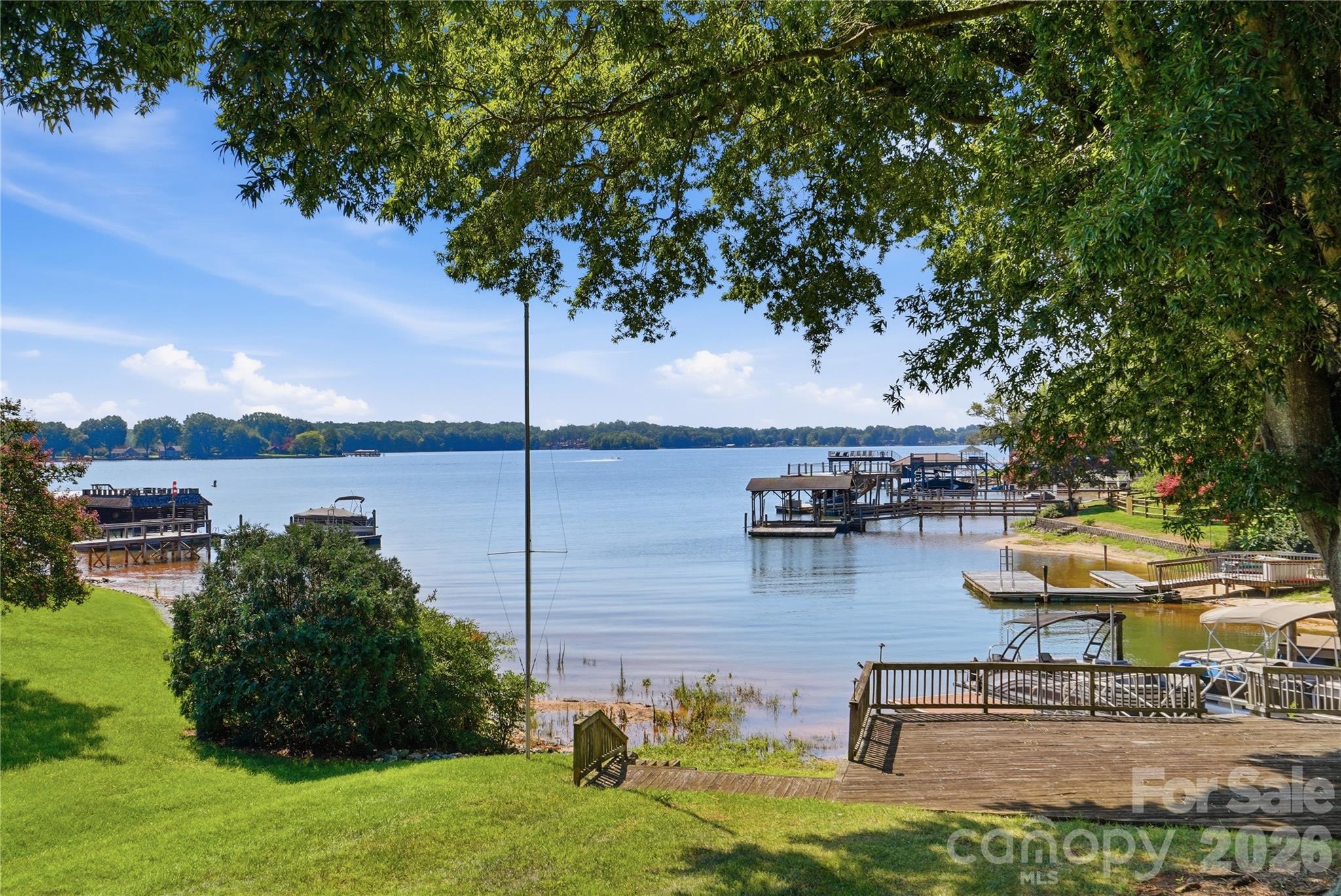 332 Shoreline Loop