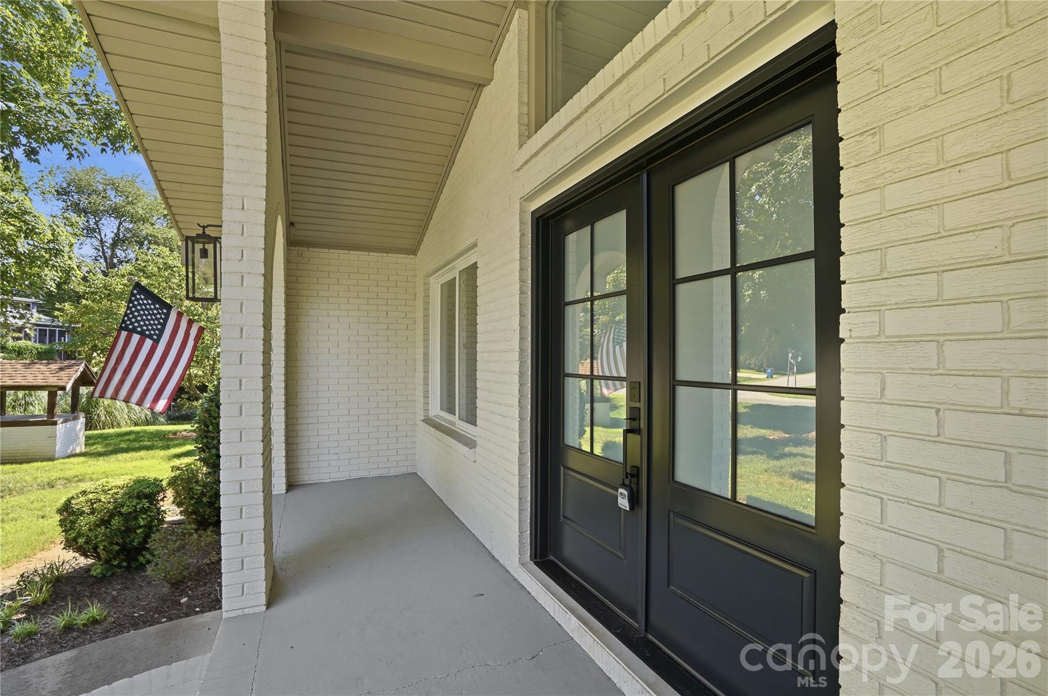 332 Shoreline Loop
