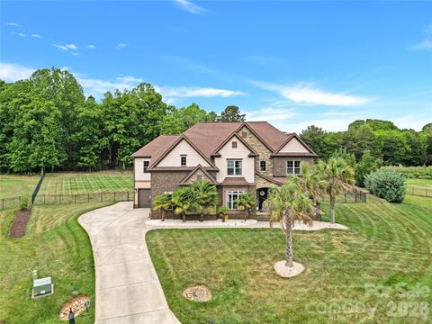 Photo of 125 Leeward Shoals Lane, Mooresville, NC 28117 (MLS # 4380272)