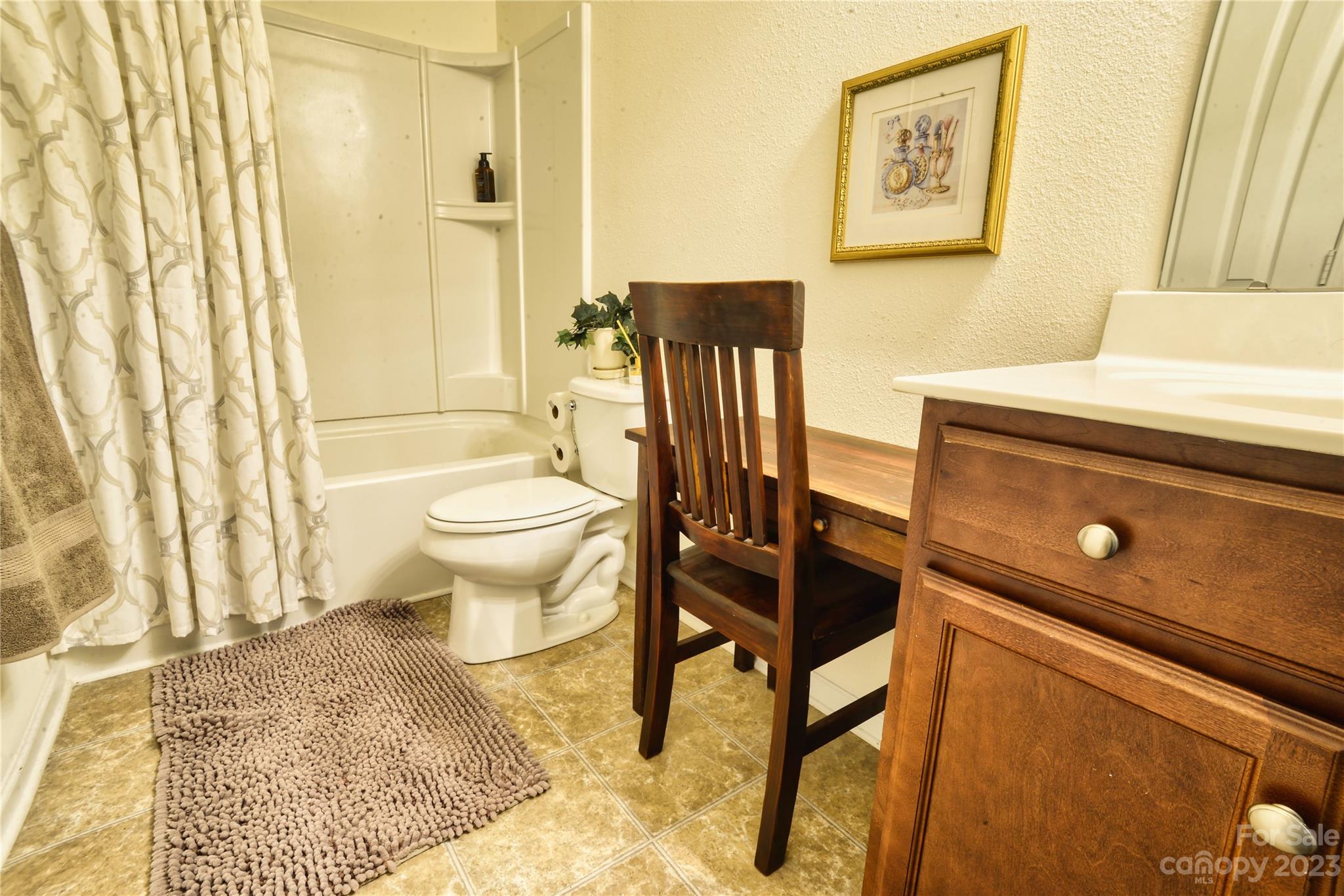 TUCKER CHASE - Residential