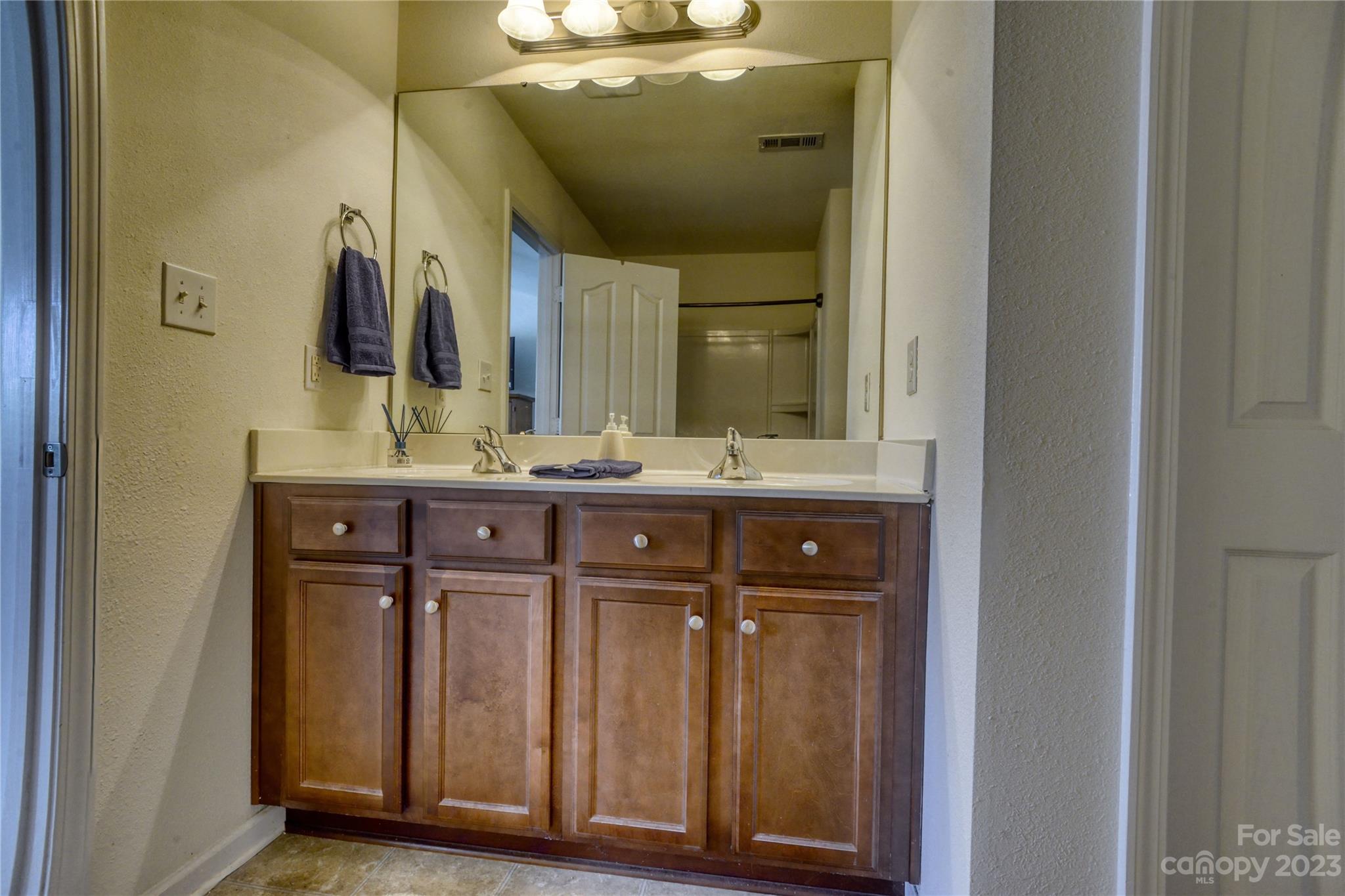 TUCKER CHASE - Residential