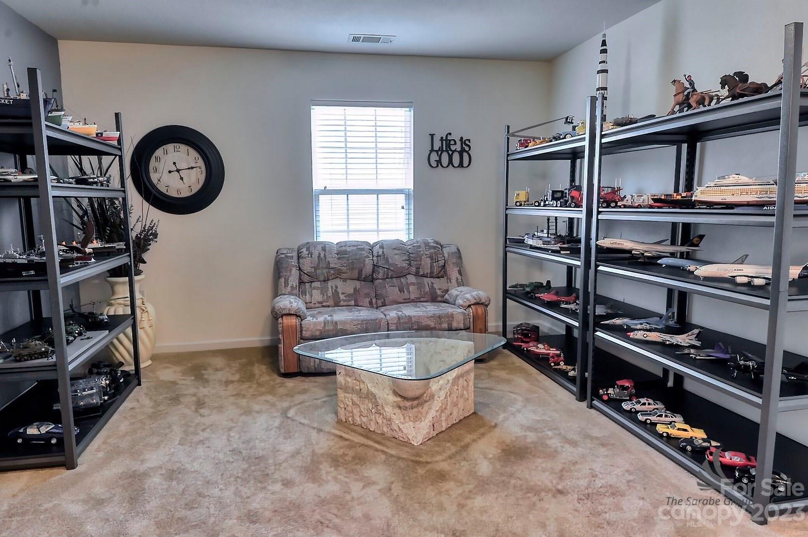 TUCKER CHASE - Residential