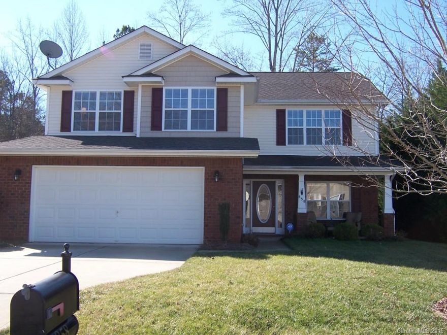 Immaculate home that is ready for you to call it your home.  Open floor plan. Great room with gas fireplace. Formal dining room. Kitchen with bkfst area, Master on main. MBA has double sinks, soaking tub and separate shower.  Upstairs has large loft/bonus area. 4 Bd/2BA upstairs, 2 bdrms have jack-n-jill bath. Private back yard with irrigation system.