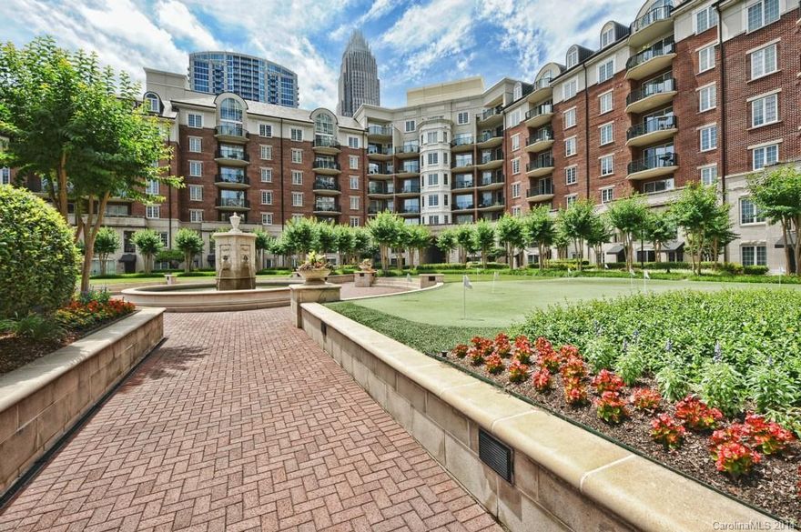 Rare 2 story unit in 5th and Poplar.  Light filled penthouse unit w/ hardwoods throughout, beautiful kitchen w granite and stainless, spacious balcony. 2nd BR currently being used as den.  Loft is perfect for home office. Close to Uptown's best restaurants.  Luxury complex with fitness center, media room, heated pool, putting green, Starbucks coffee bar, concierge, onsite dry cleaning and more! Harris Teeter located in the building.