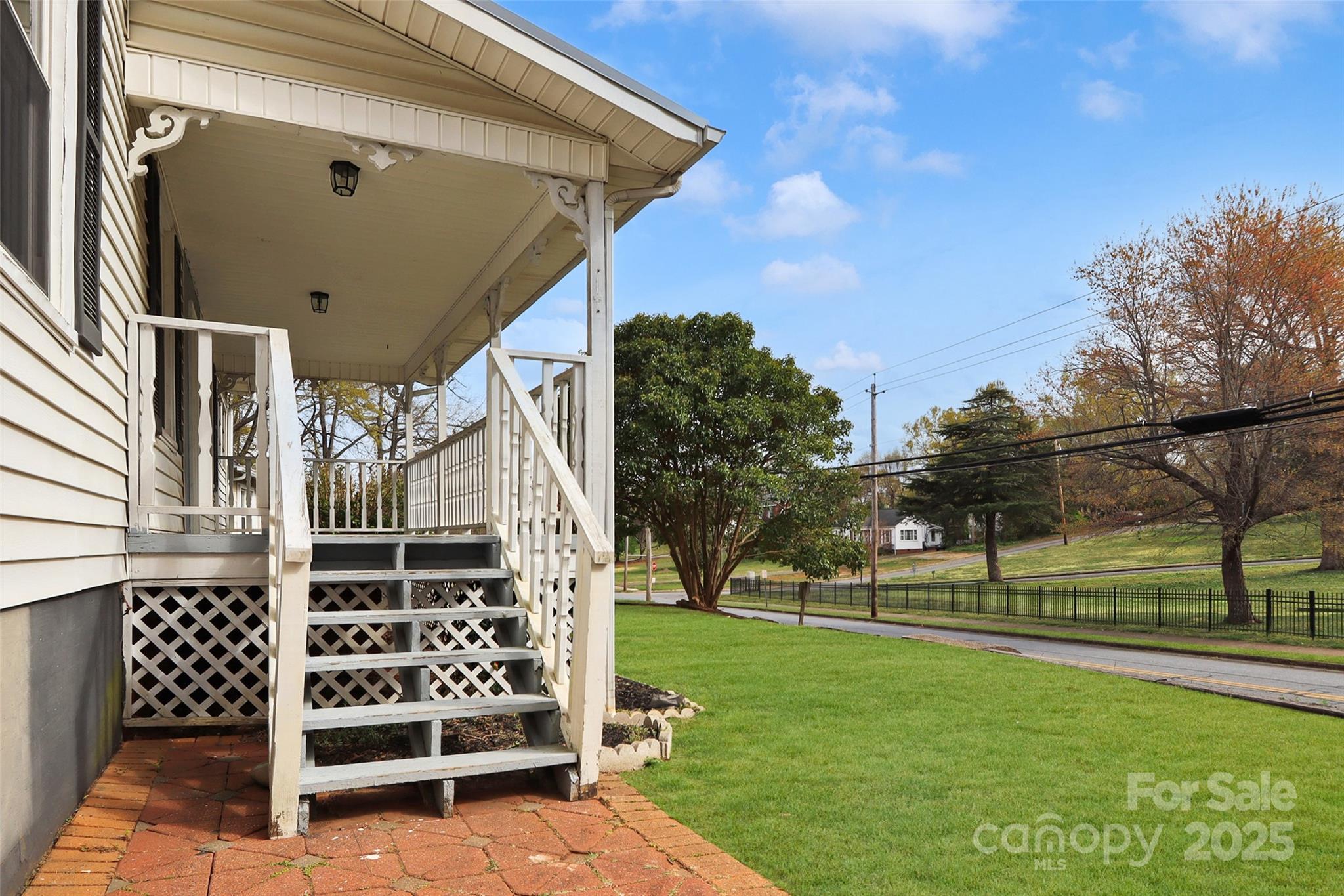 135 Old Caroleen Road