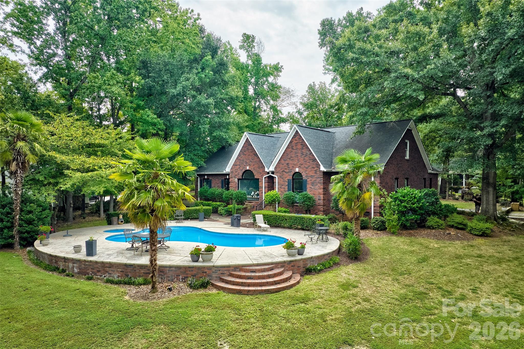 2143 Peninsula Drive