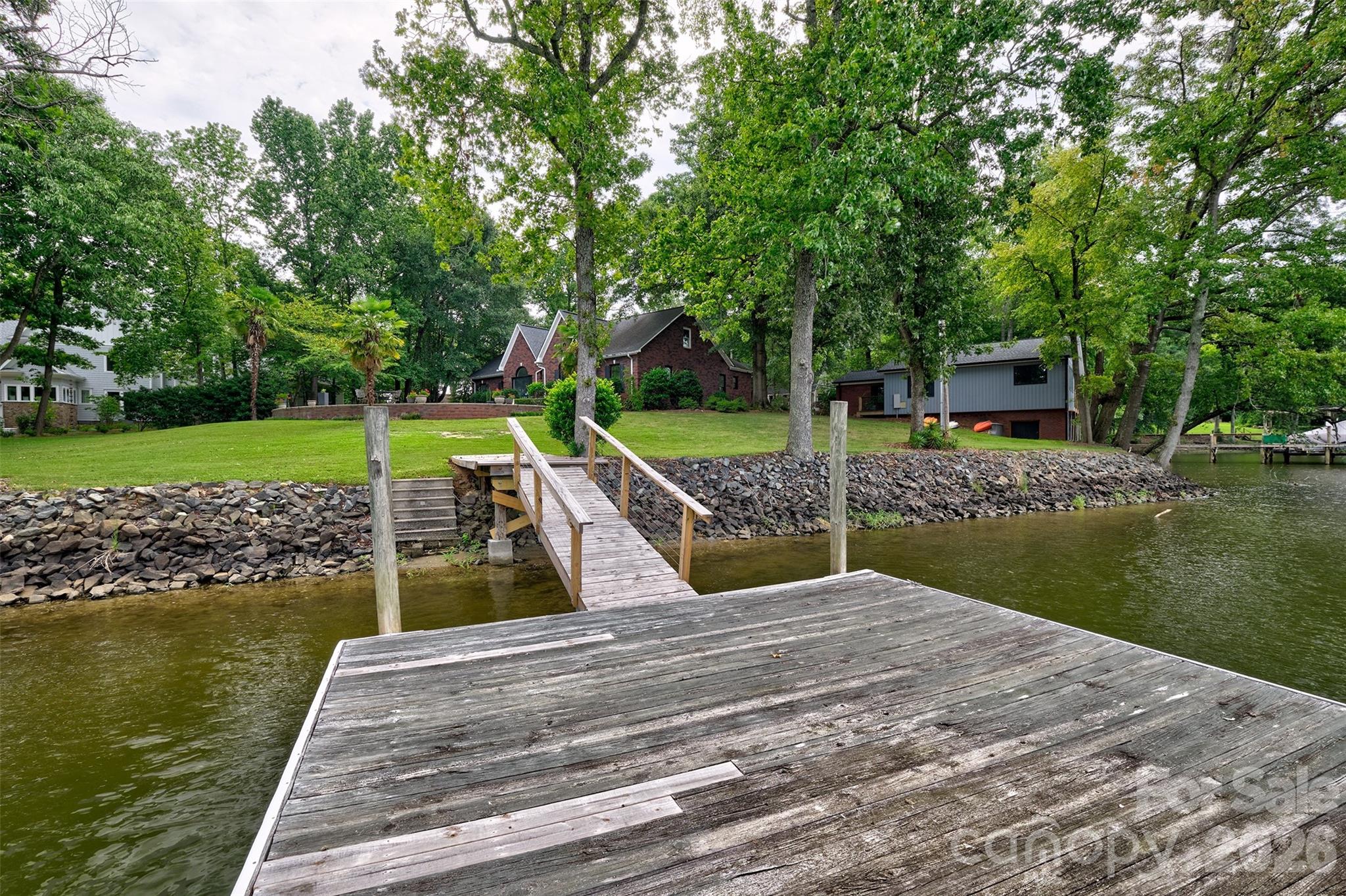 2143 Peninsula Drive