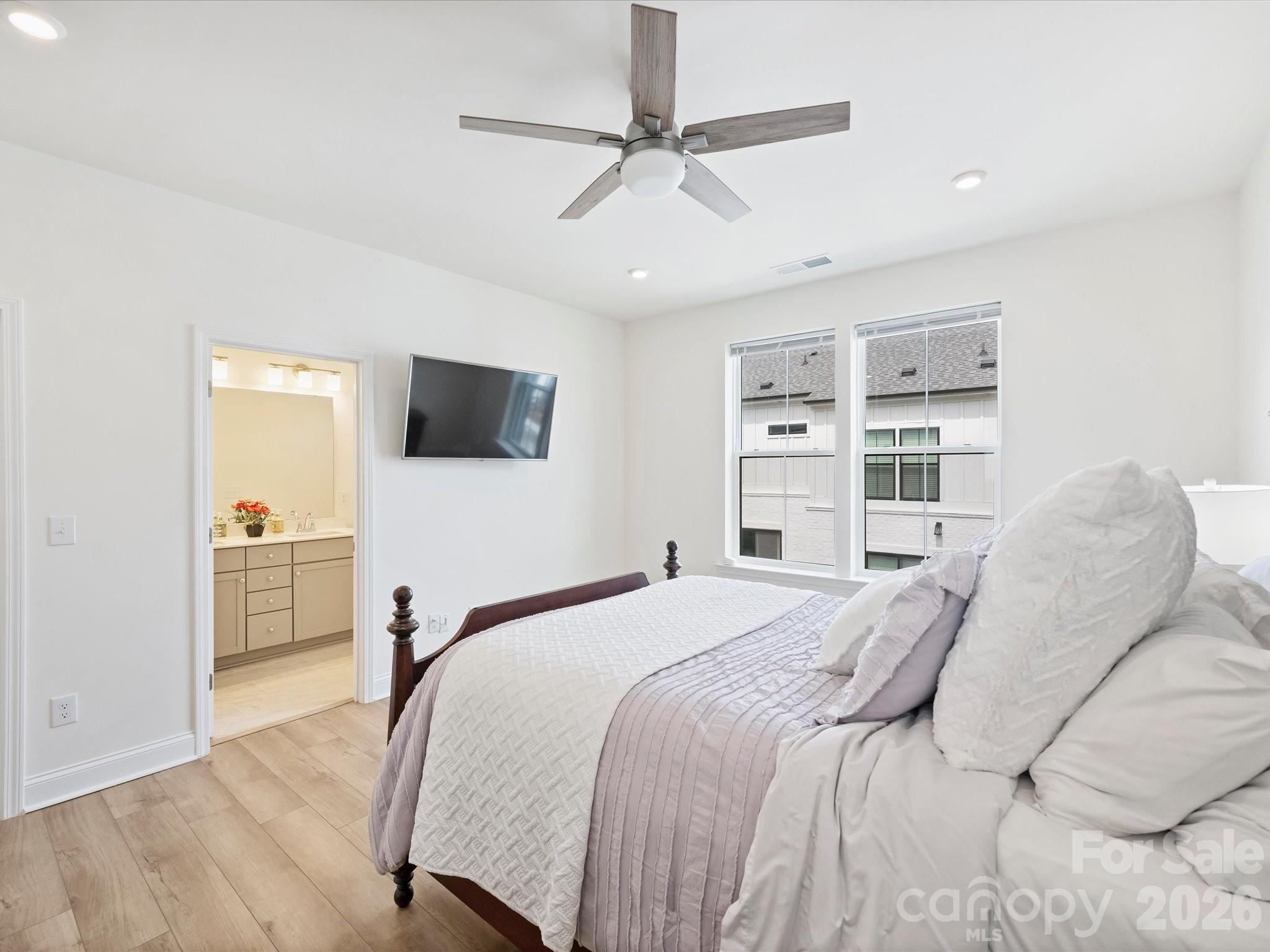 The Townes of Cotswold - Residential