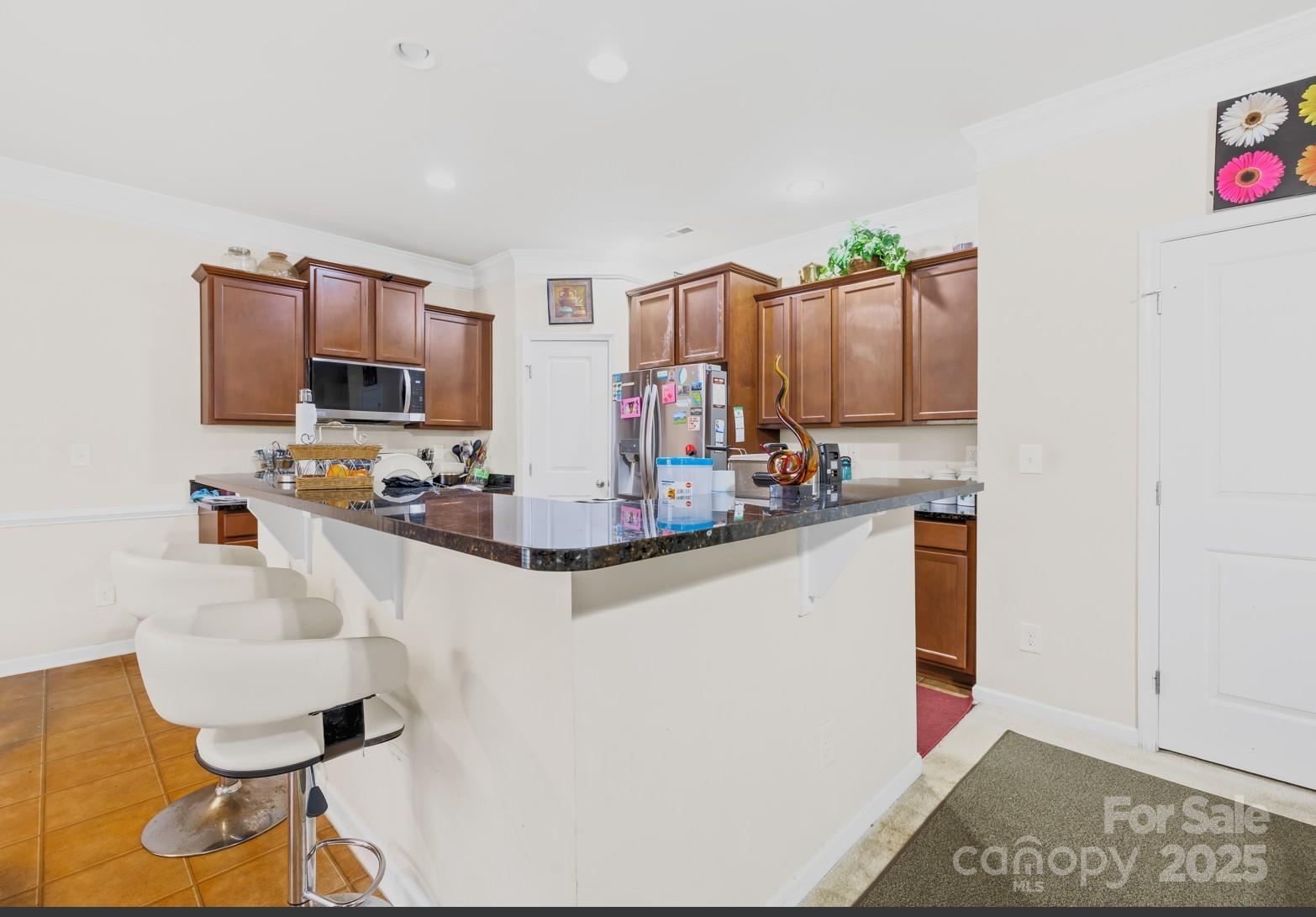 2803 Old House Circle