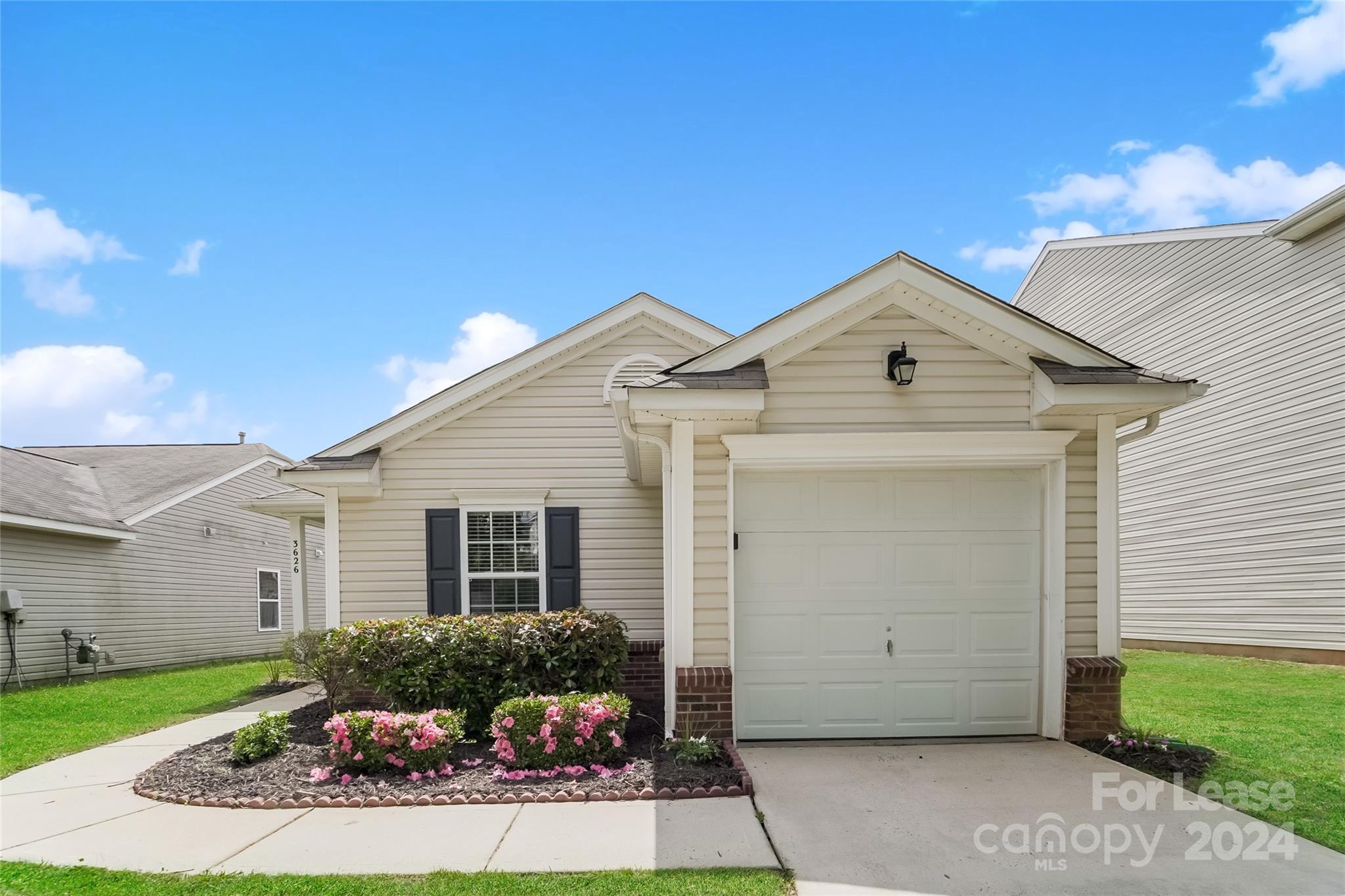 Photo 1 of 10 — 3626 Charterhall Lane, Charlotte, NC 28215