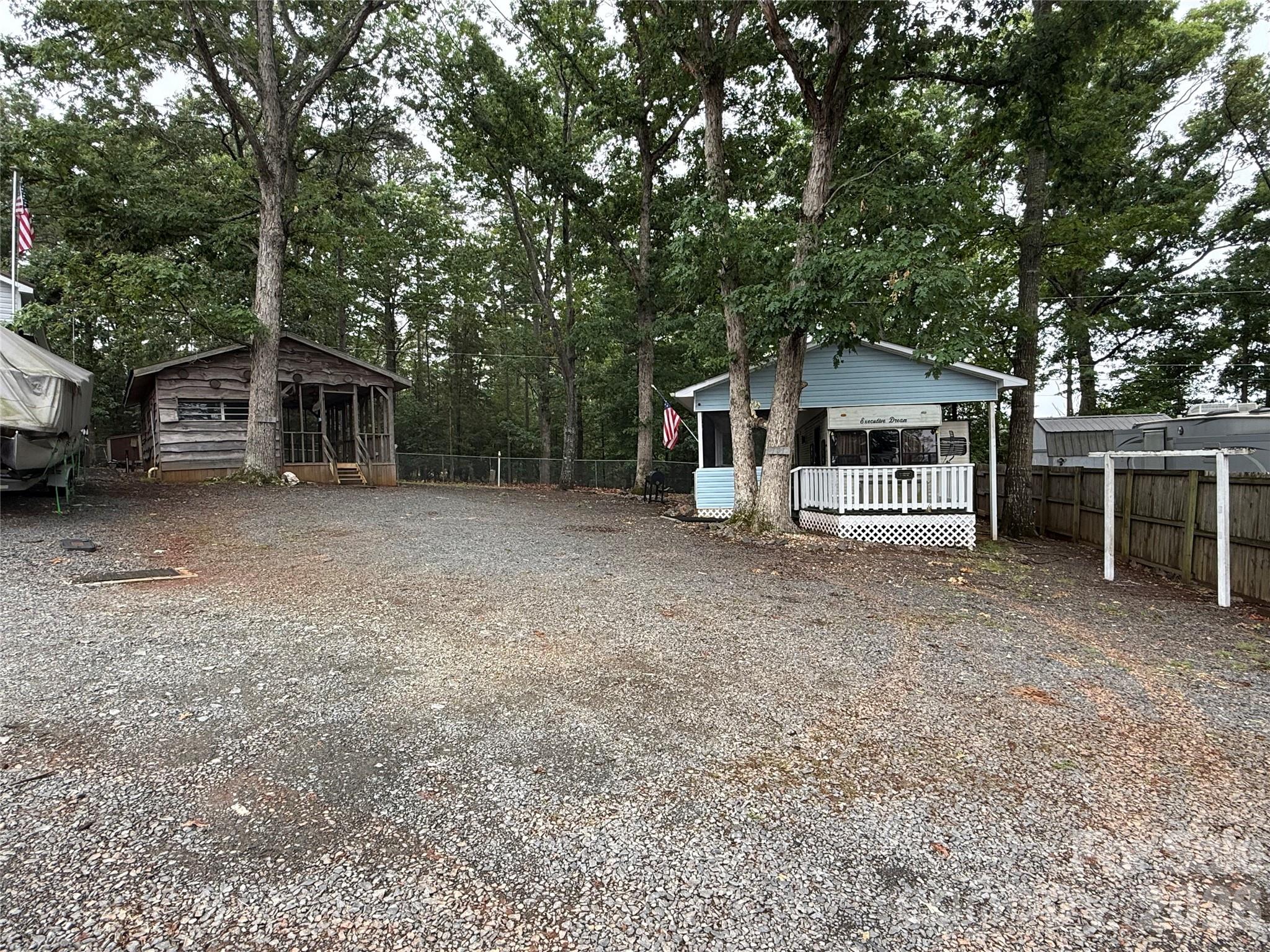 Twin Harbor - Residential