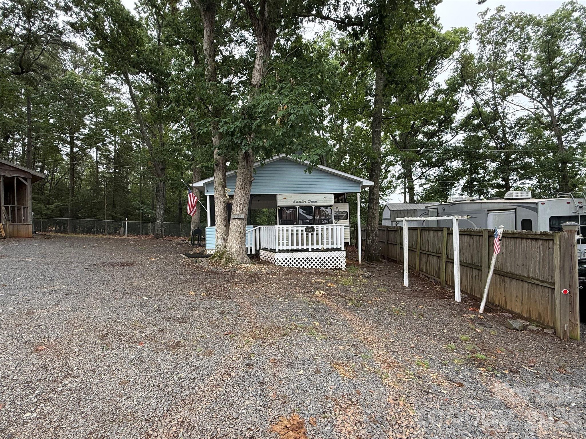 Twin Harbor - Residential