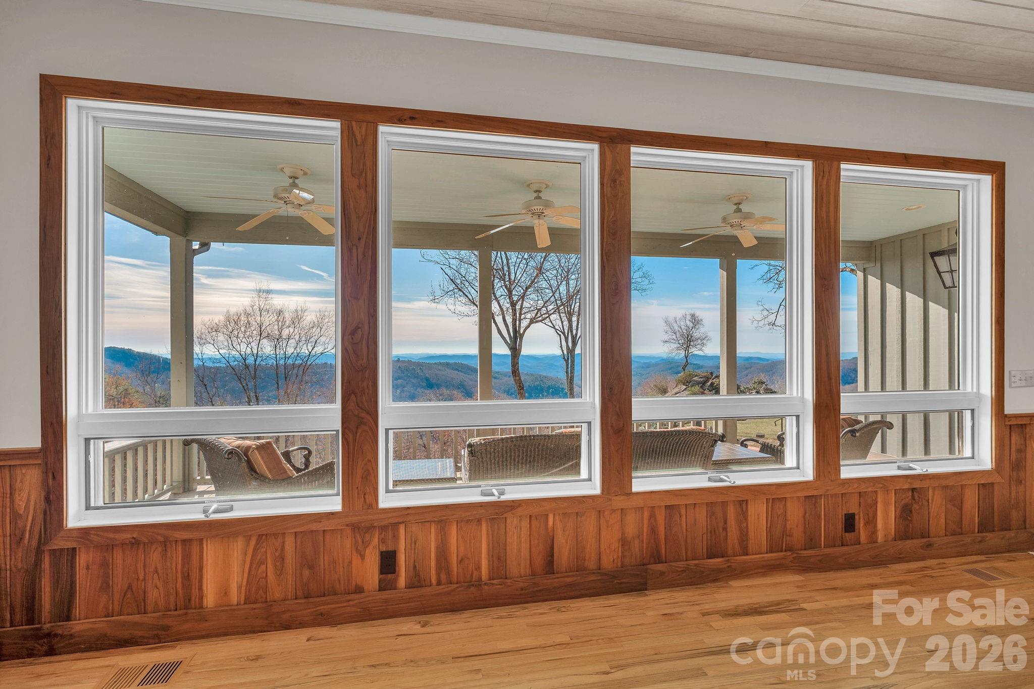 933 Thunder Ridge Lane 4 & 2