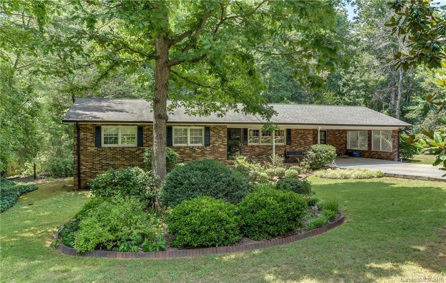 Immaculate One Level Brick Home in desirable neighborhood close in to Columbus. Open floor plan with vaulted ceiling great room, bright & cheerful kitchen with large pantry and adjoining laundry room. Spacious master bedroom w/en-suite bath and sitting area or room for an office. Double carport, Screened porch overlooking beautiful landscaping that every gardener will appreciate. This home is move in ready!