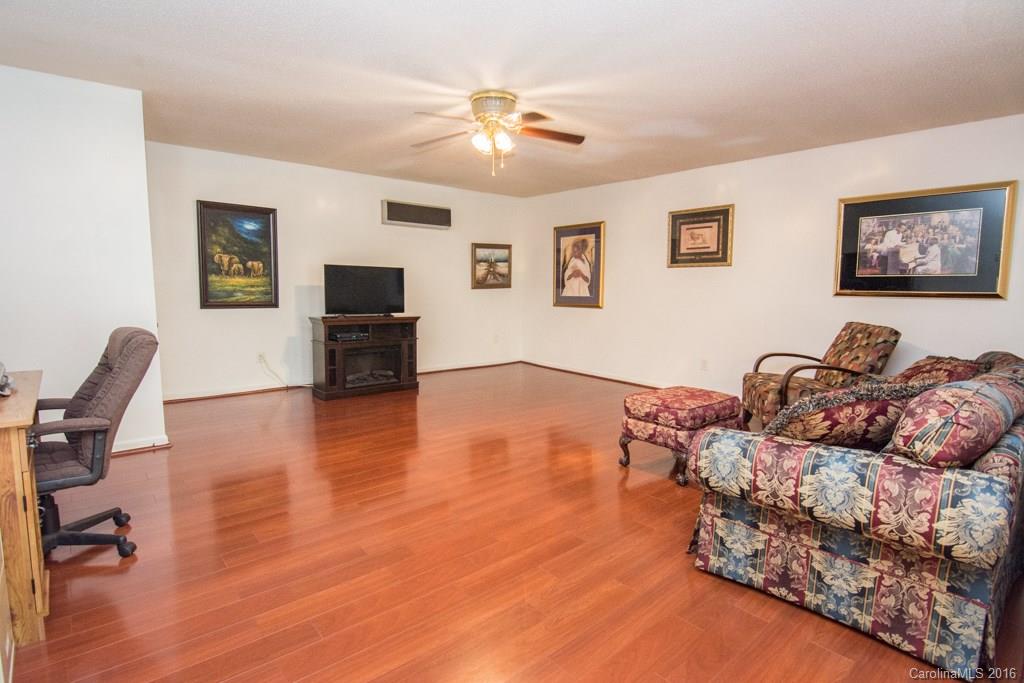 Rolling Hills - Residential