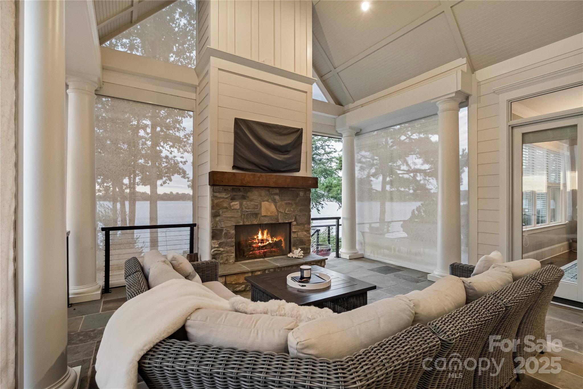 Pointe Regatta - Residential