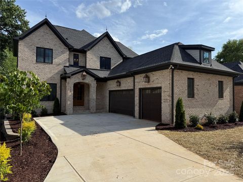 724 Ideal Way Charlotte NC 28203