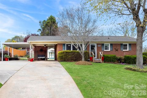 Photo of 2432 Lynn Drive, Gastonia, NC 28054 (MLS # 4359806)