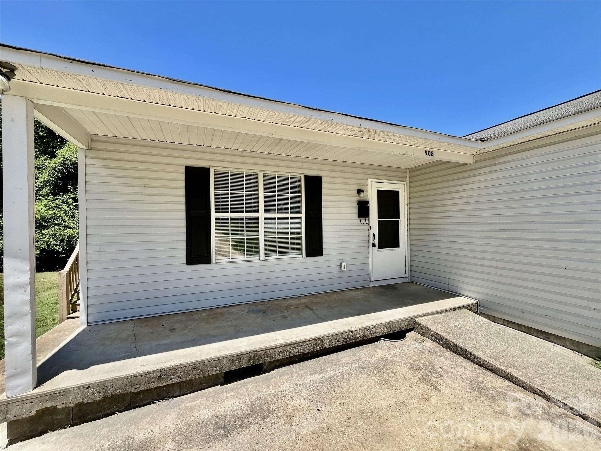 908 Green Street